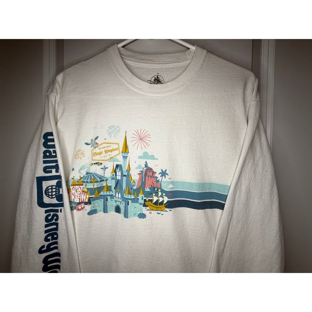 Disney World Magic Kingdom Graphic Long‎ Sleeve T-Shirt Sz Mens Small NWOT